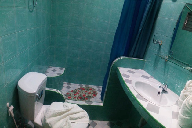 'Bathroom 2' Casas particulares are an alternative to hotels in Cuba.